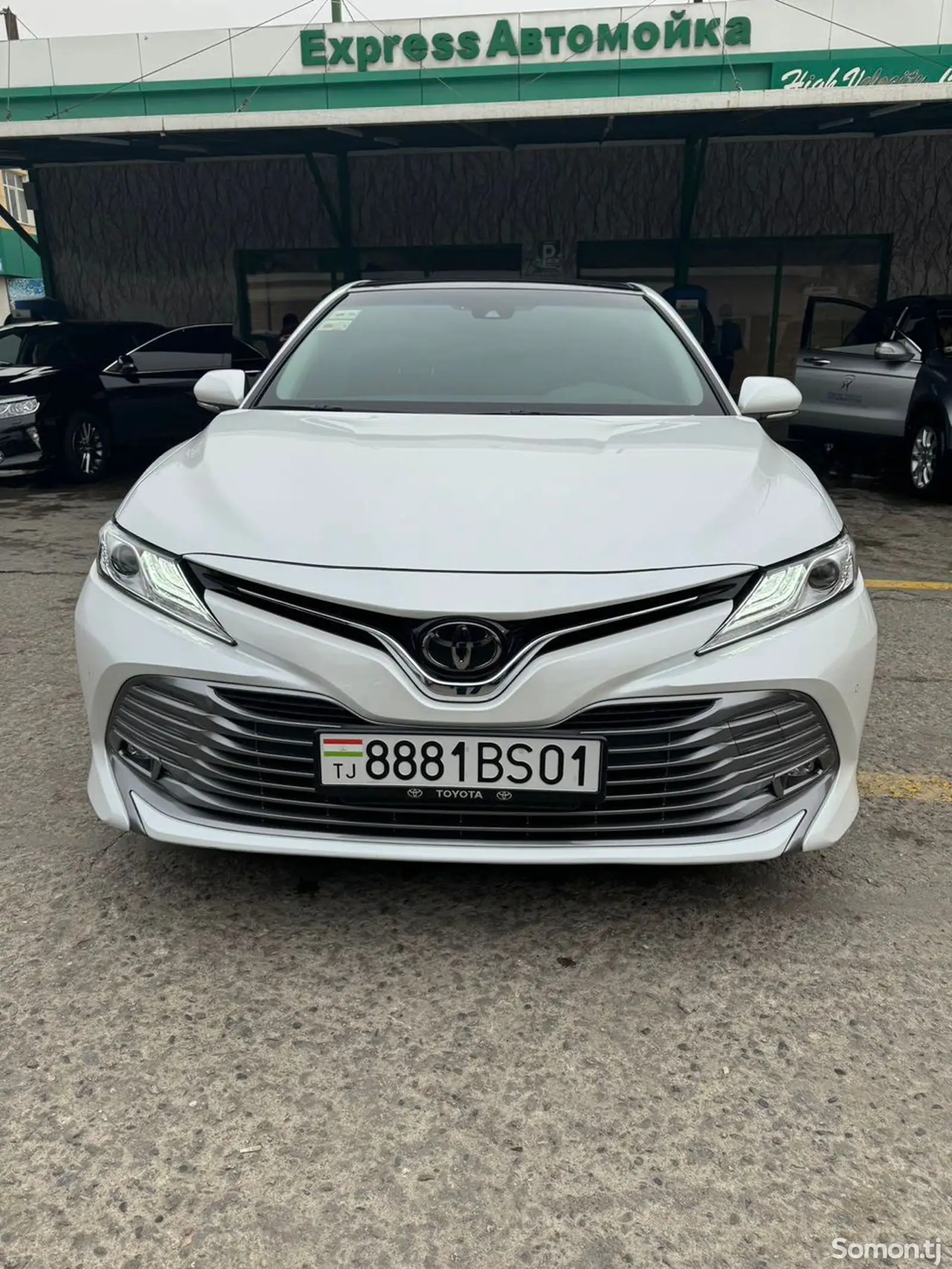 Toyota Camry, 2020-1