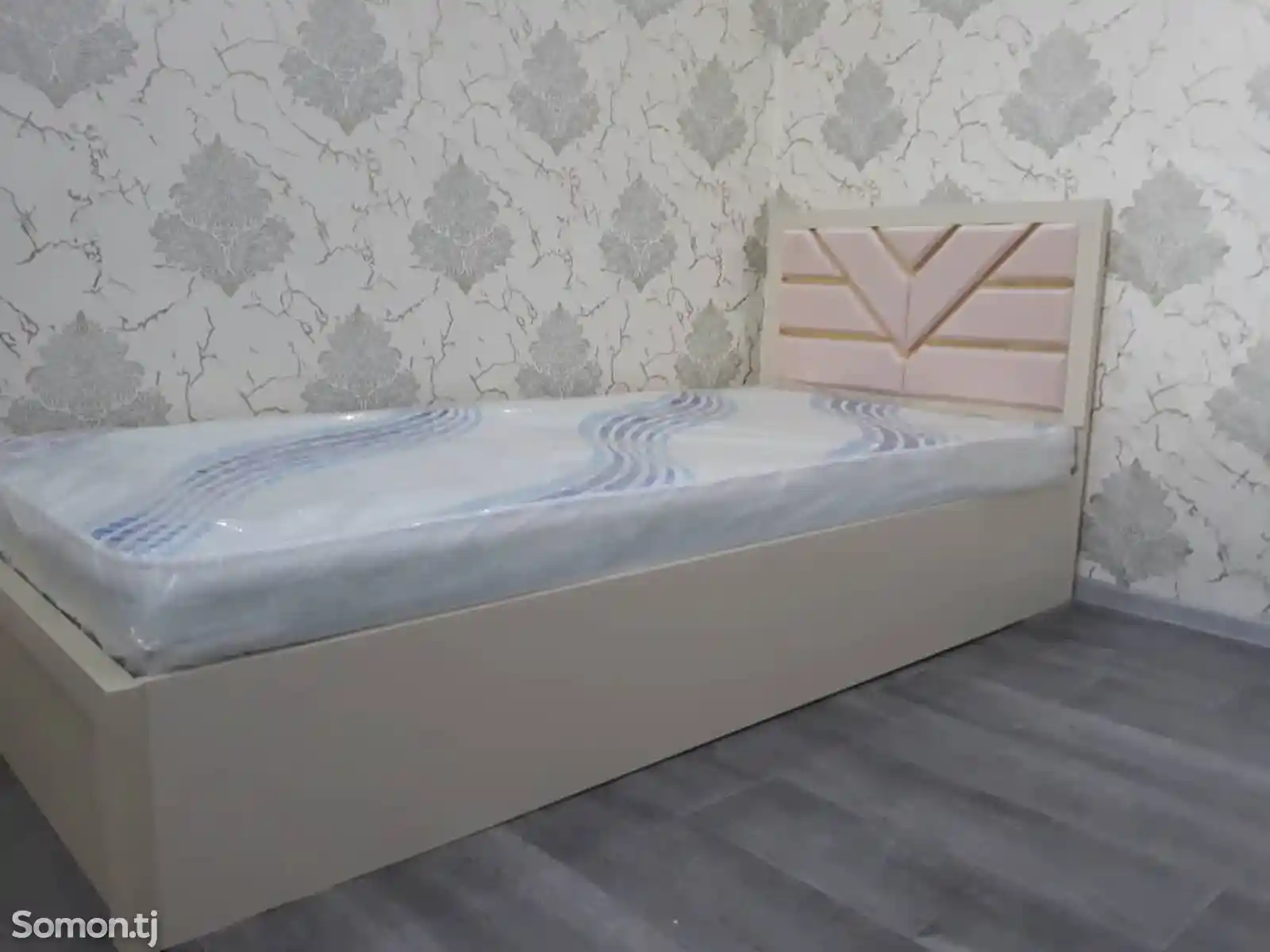 Односпальная кровать на заказ-2