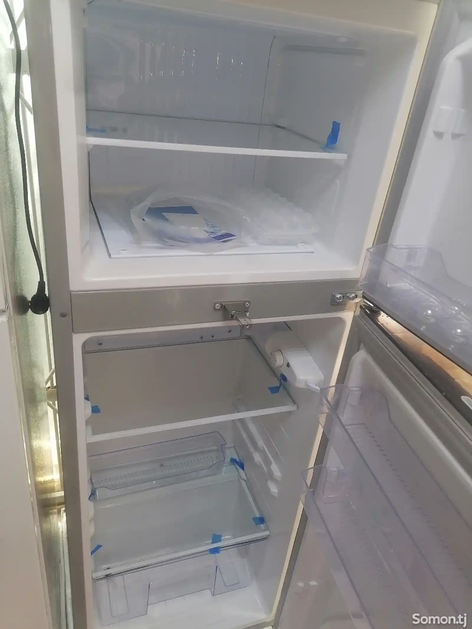 Холодильник Almas-4