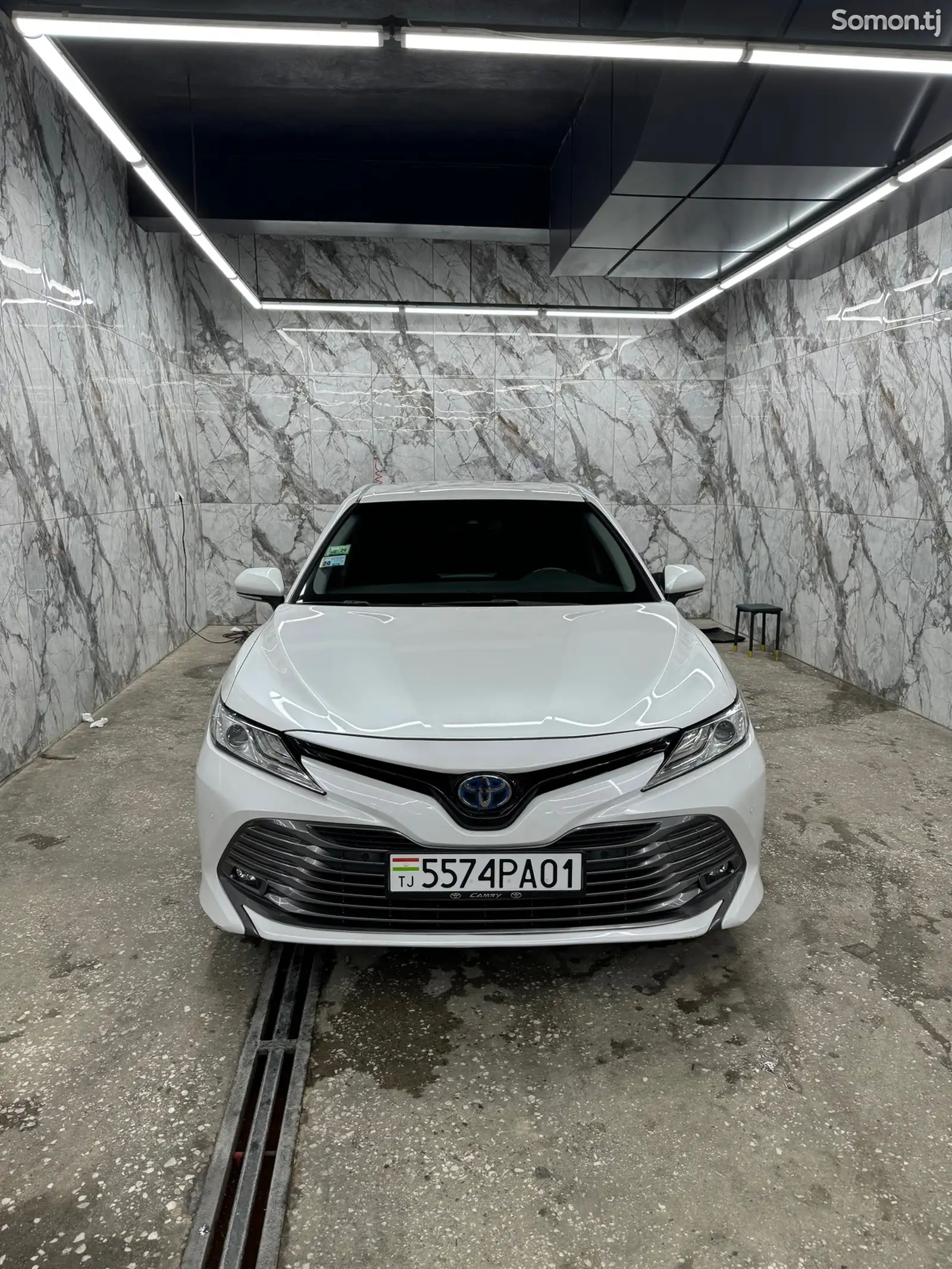 Toyota Camry, 2018-1