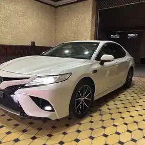 Toyota Camry, 2019