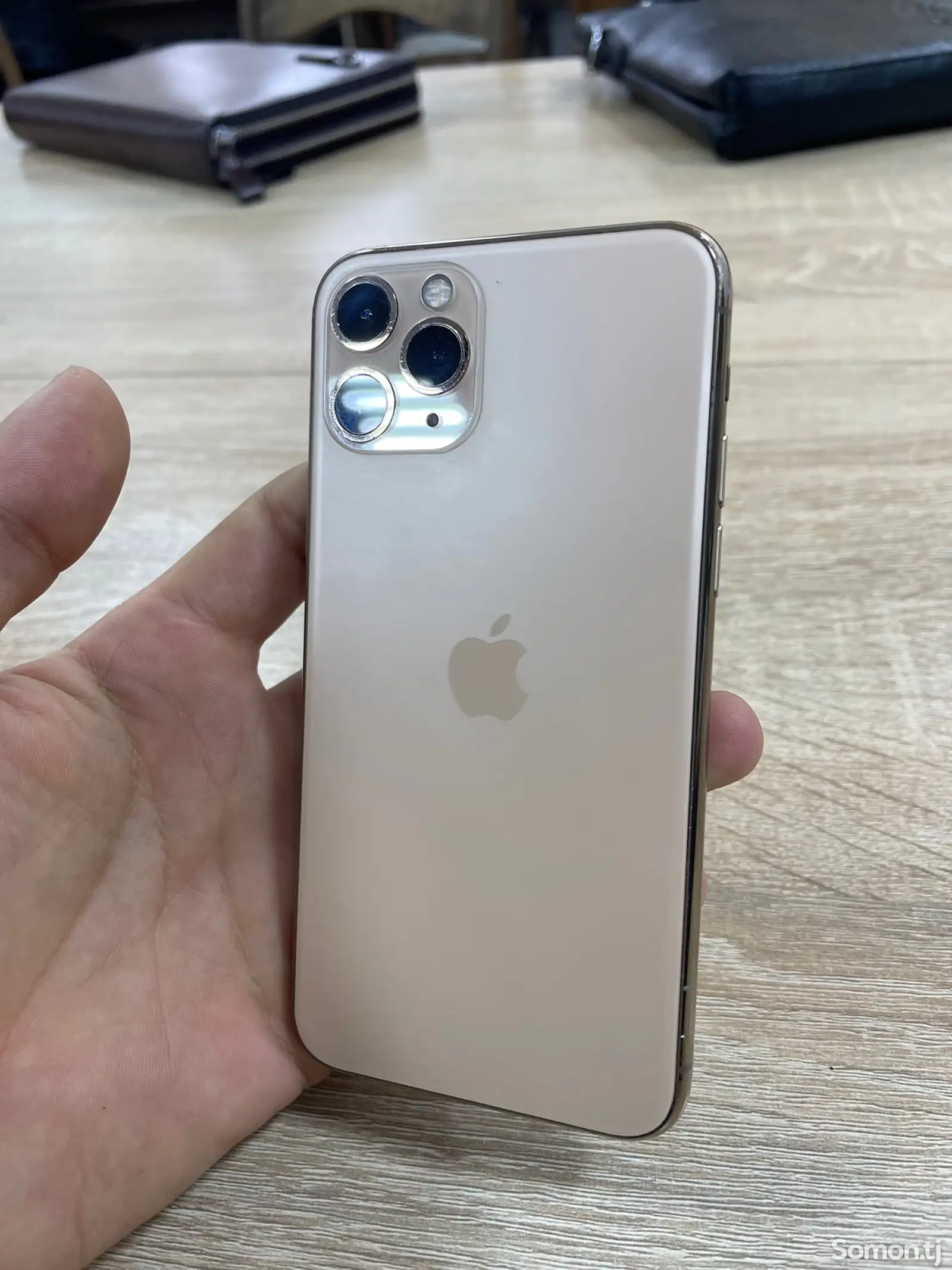 Apple iPhone 11 Pro, 64 gb, Gold-1