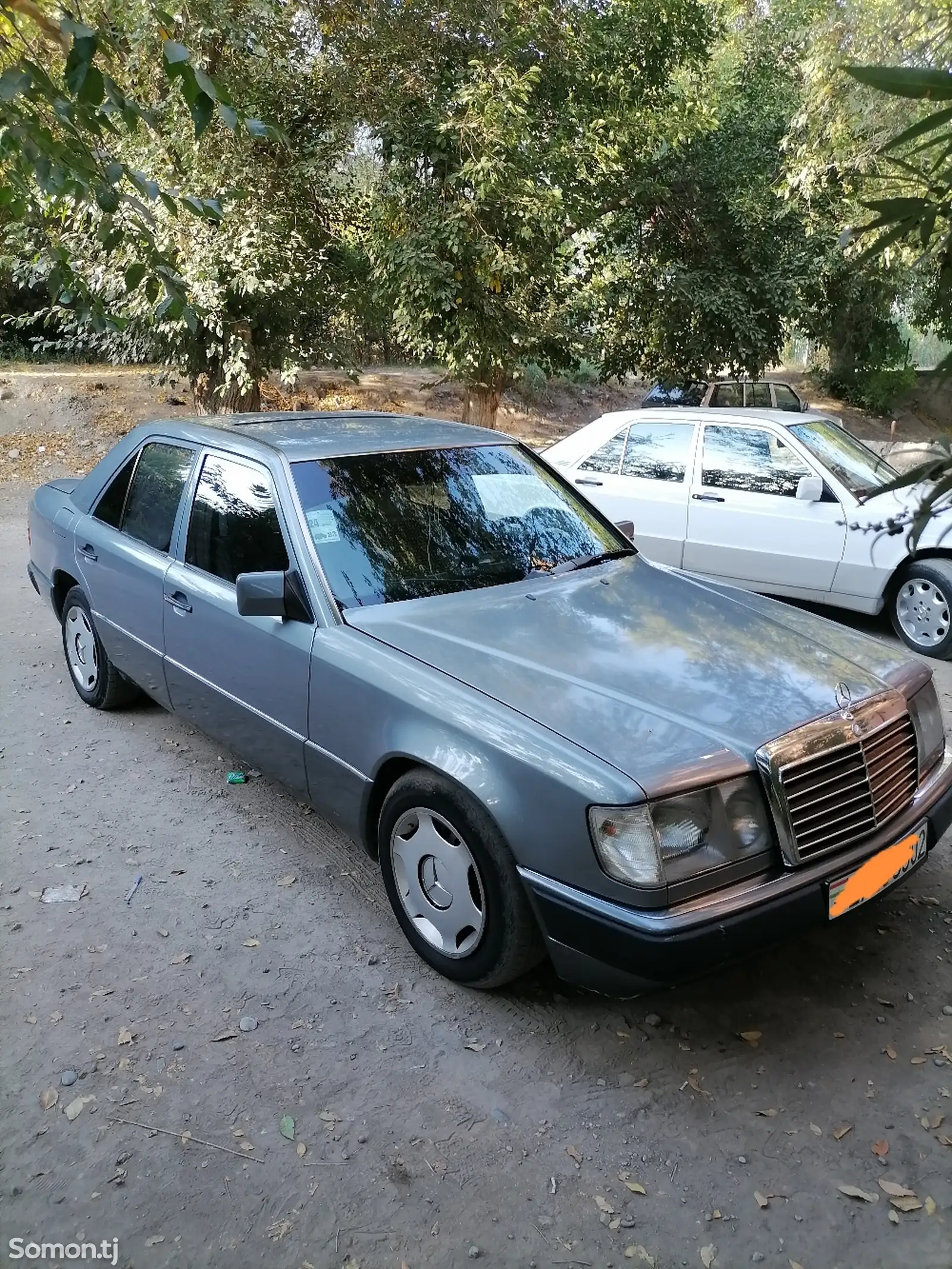 Mercedes-Benz W124, 1990-1