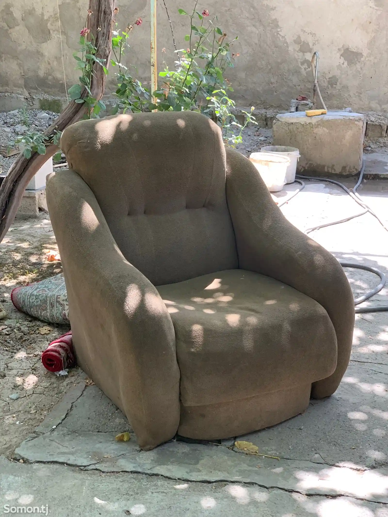 Кресло и диван-4