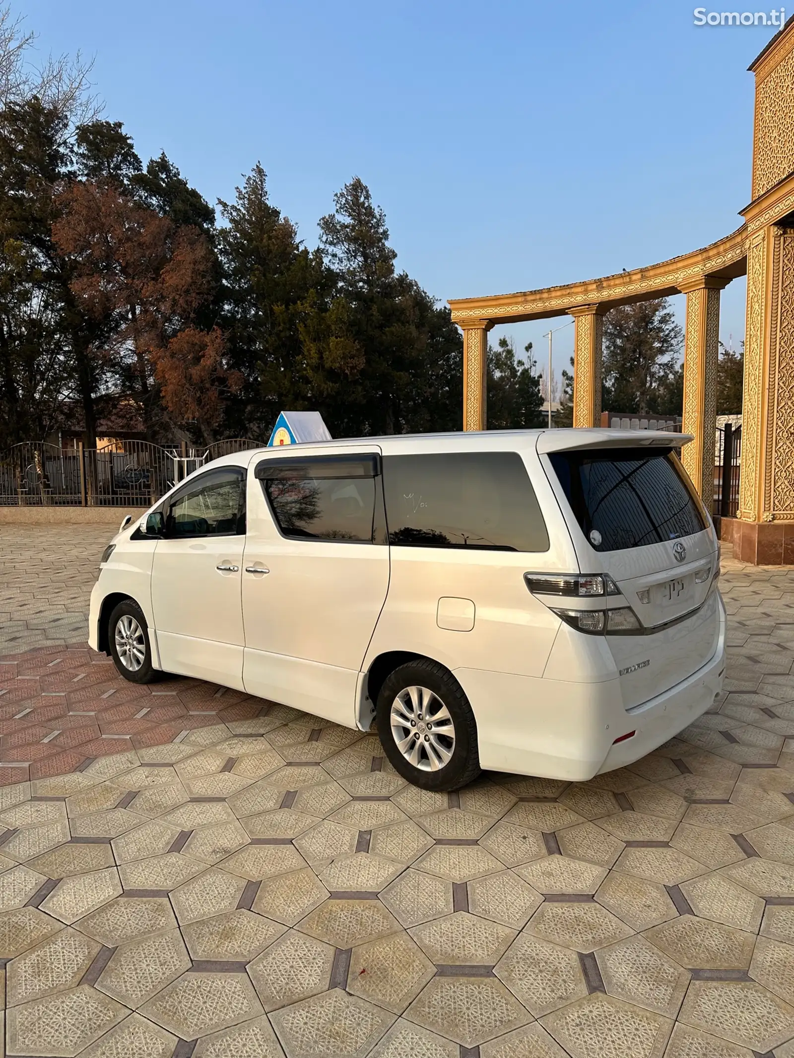 Toyota Vellfire, 2014-1