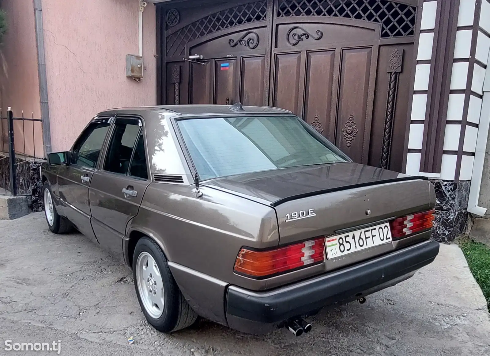 Mercedes-Benz E class, 1990-1