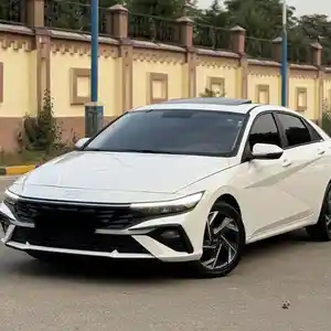 Hyundai Elantra, 2024