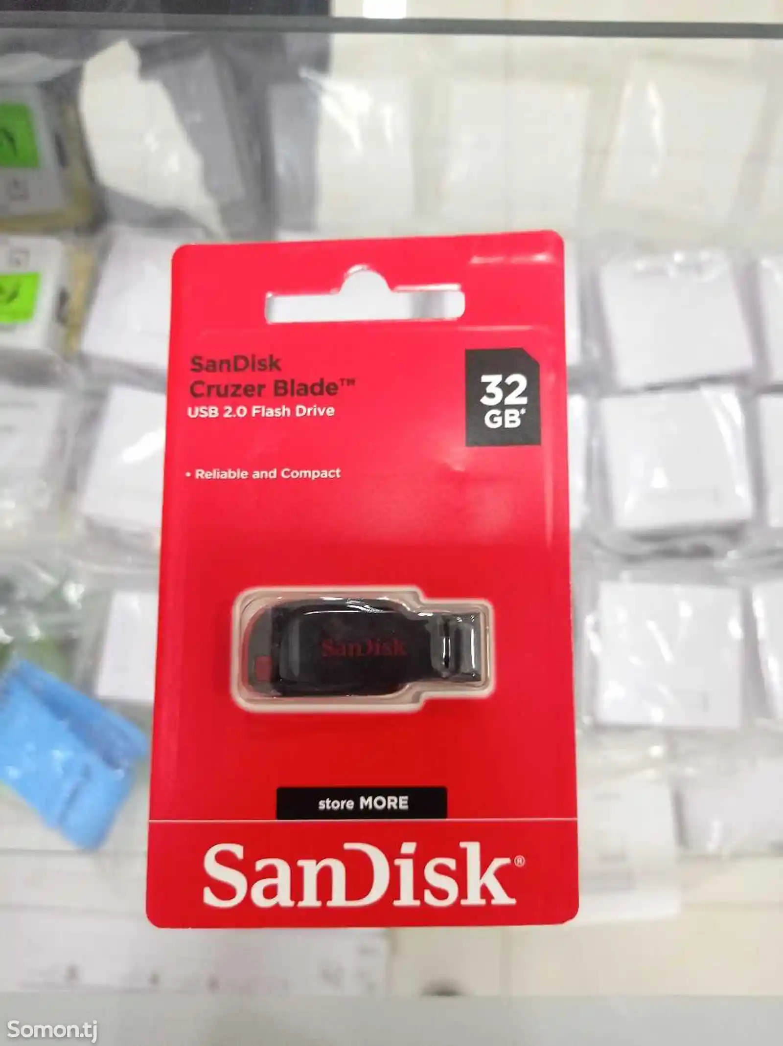 SanDisk 32 GB USB 2.0 флешкарта
