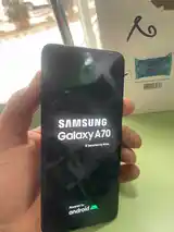 Samsung Galaxy A70-2