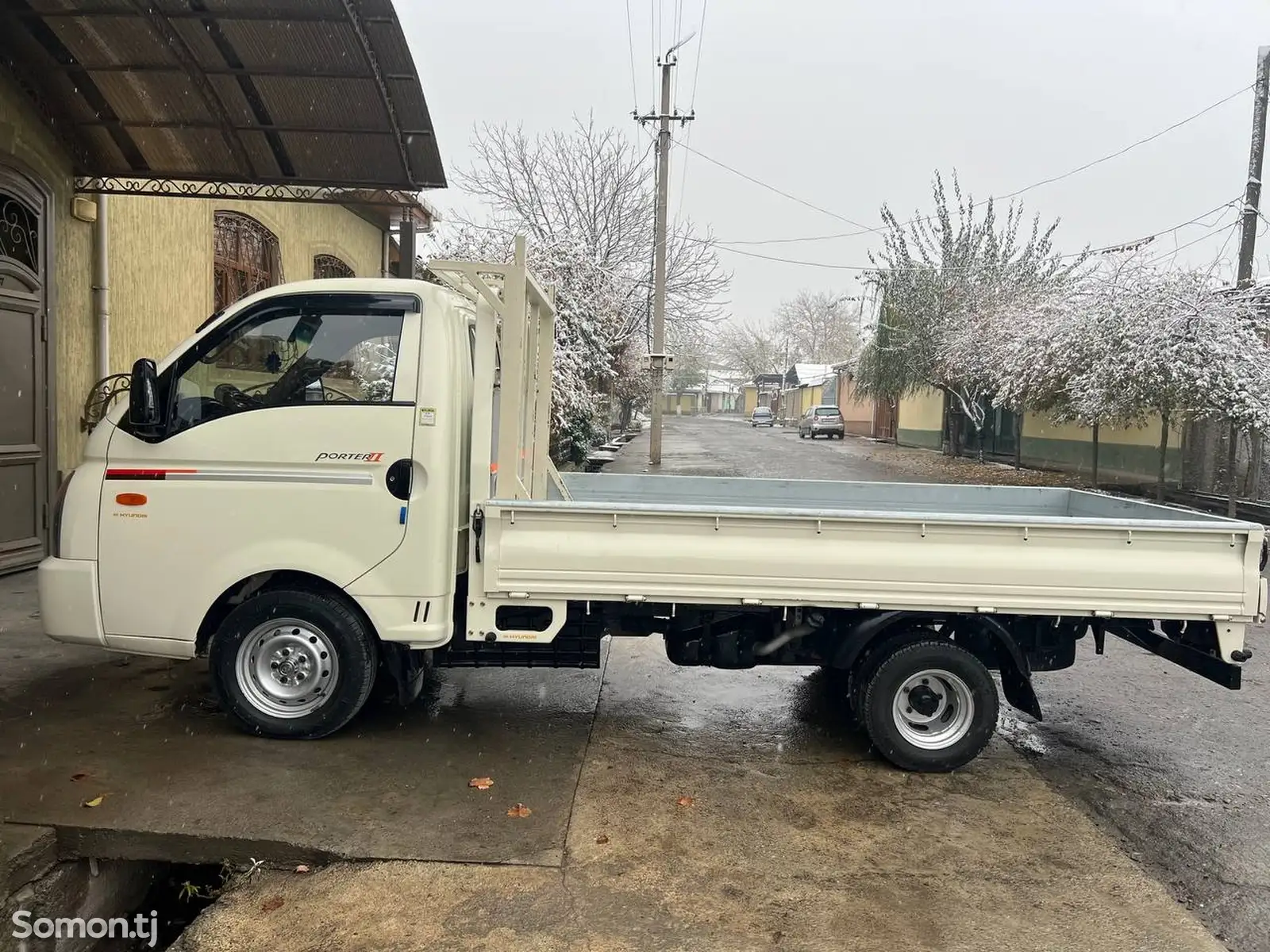 Бортовой автомобиль Hyundai Porter, 2011-1