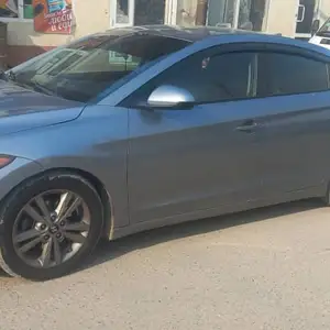 Hyundai Elantra, 2017