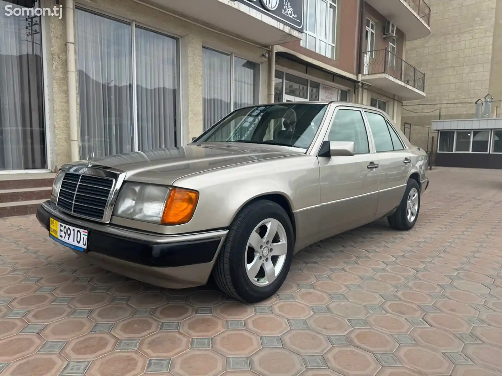 Mercedes-Benz E class, 1992-2