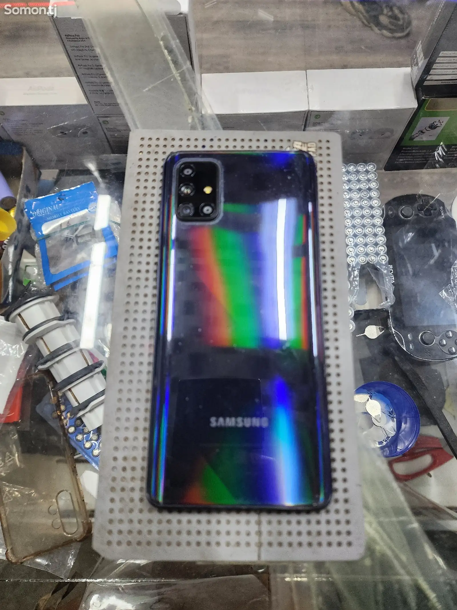 Samsung Galaxy A71-1