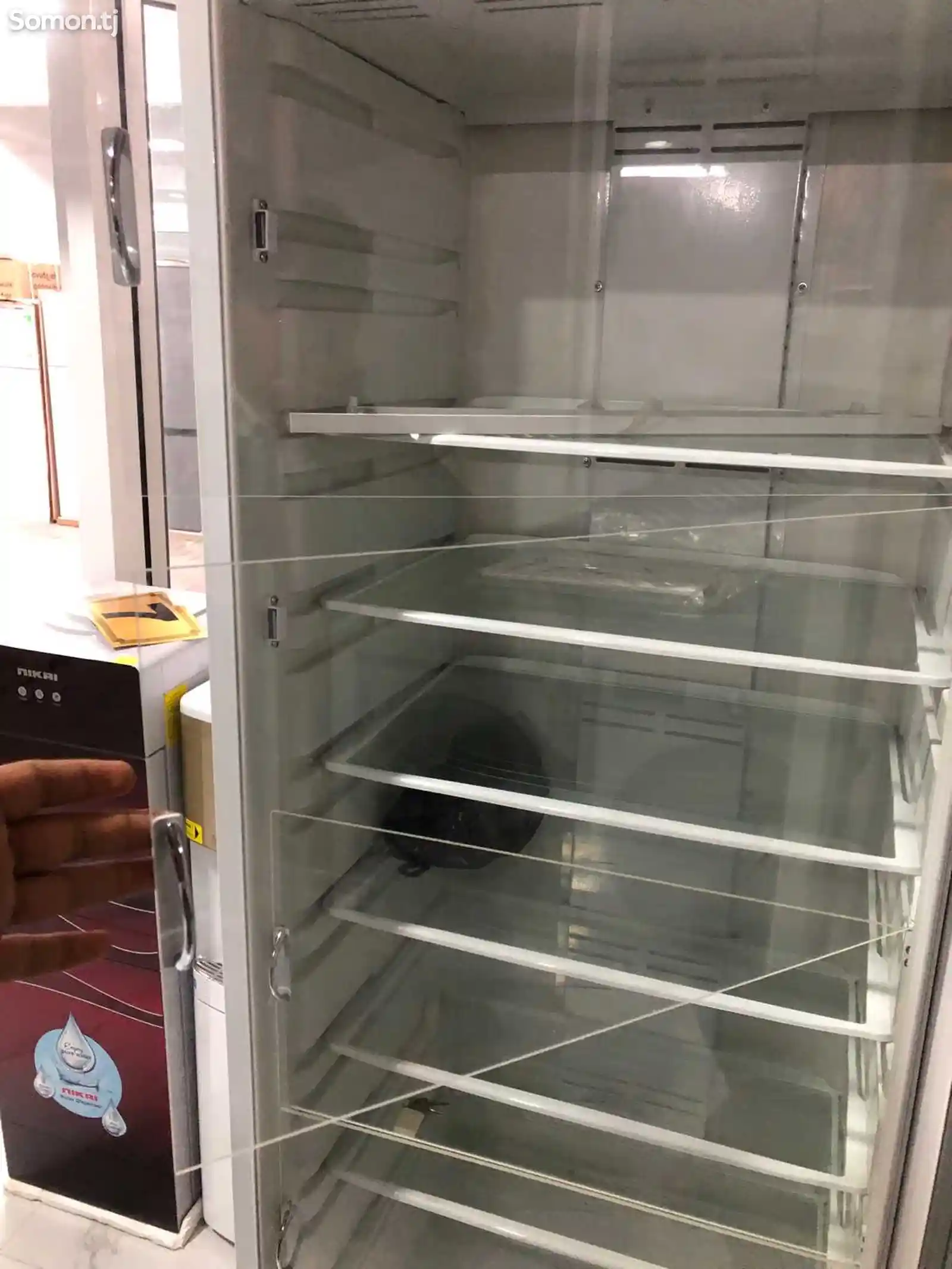 Холодильник витринный Pozis-3