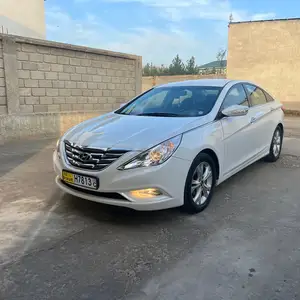 Hyundai Sonata, 2011