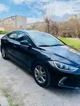 Hyundai Elantra, 2016-10