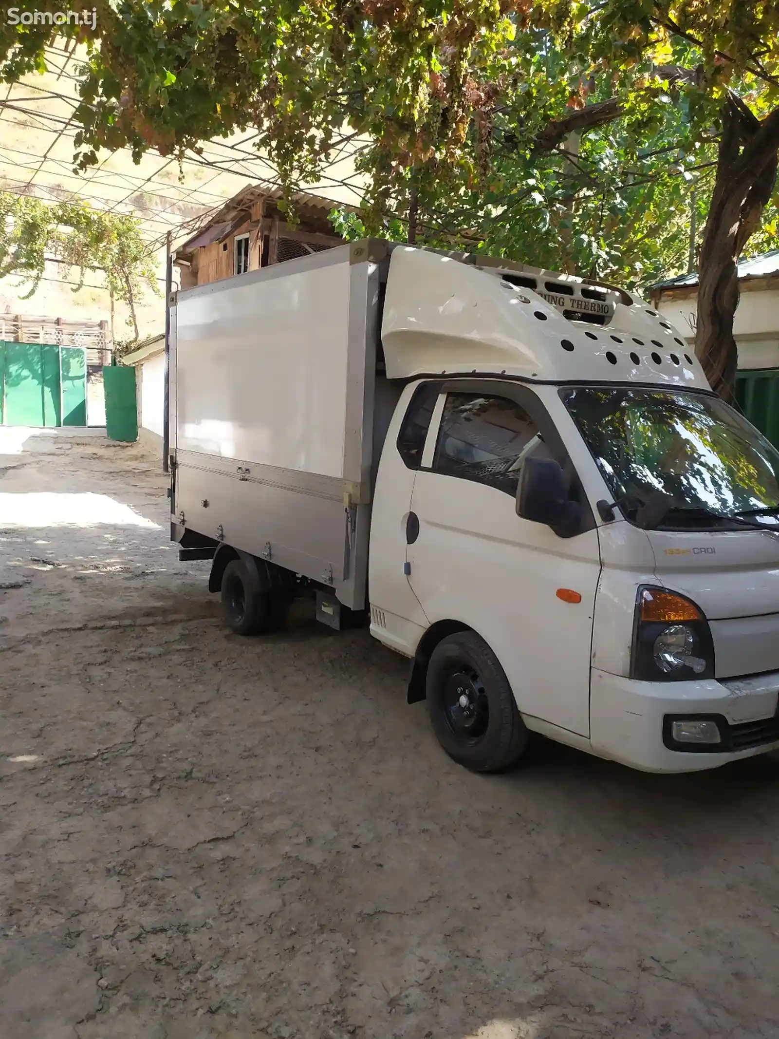 Бортовой автомобиль Hyundai Porter, 2015-1