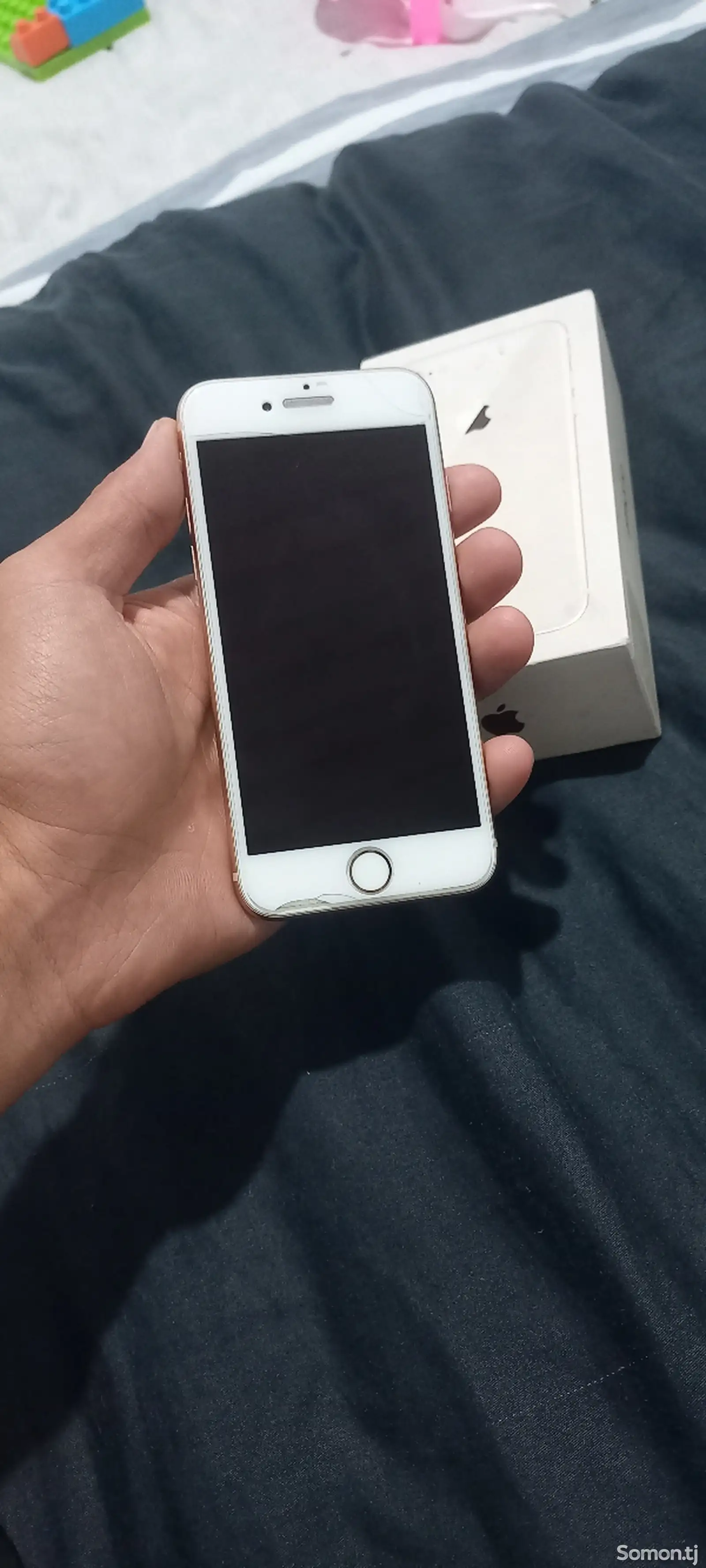 Apple iPhone 8, 64 gb, Gold-2