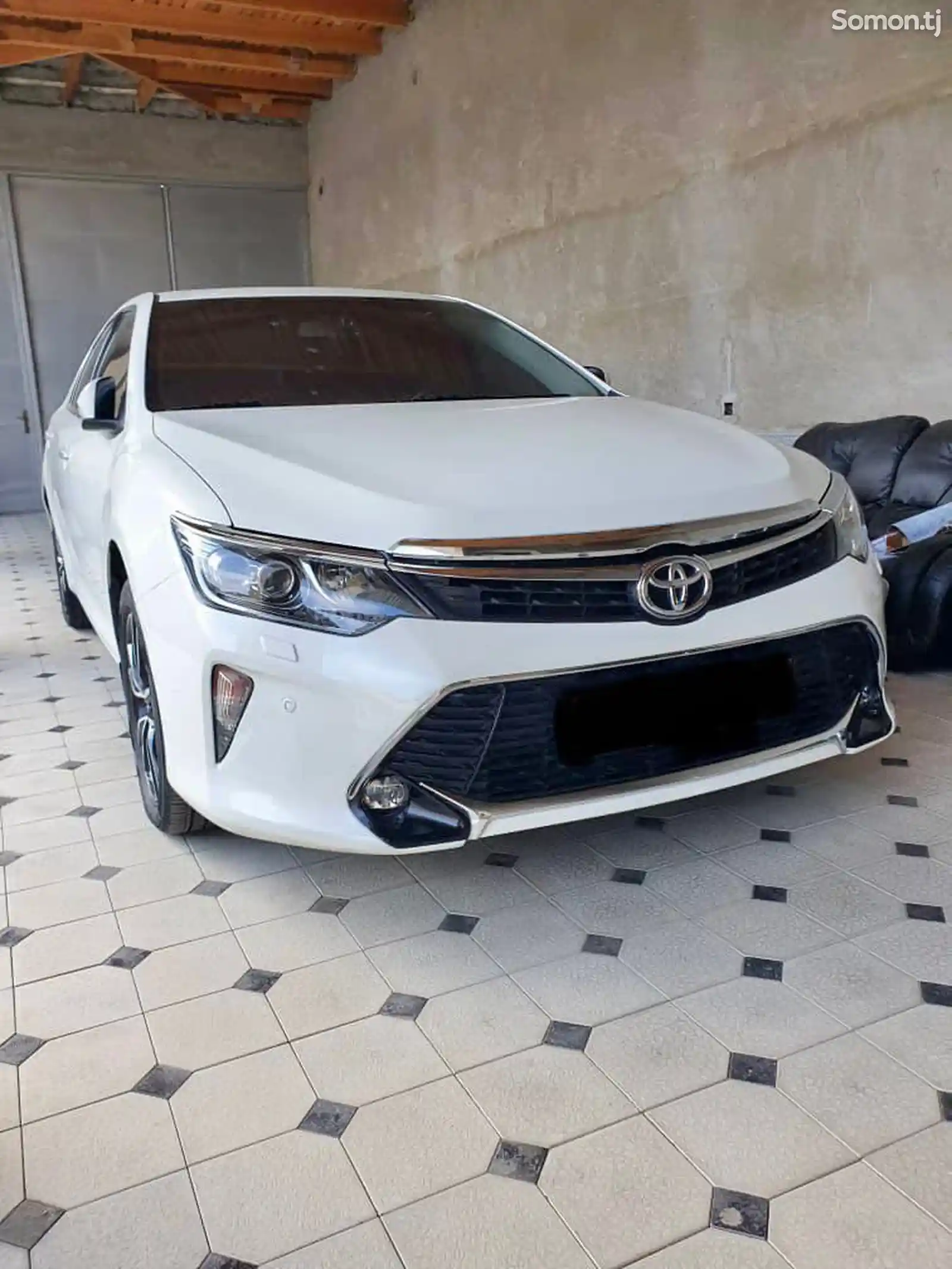 Toyota Camry, 2017-1