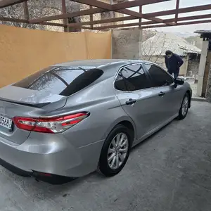 Toyota Camry, 2018