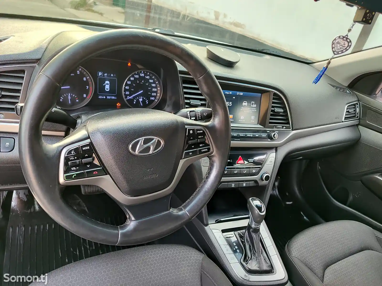 Hyundai Elantra, 2017-5