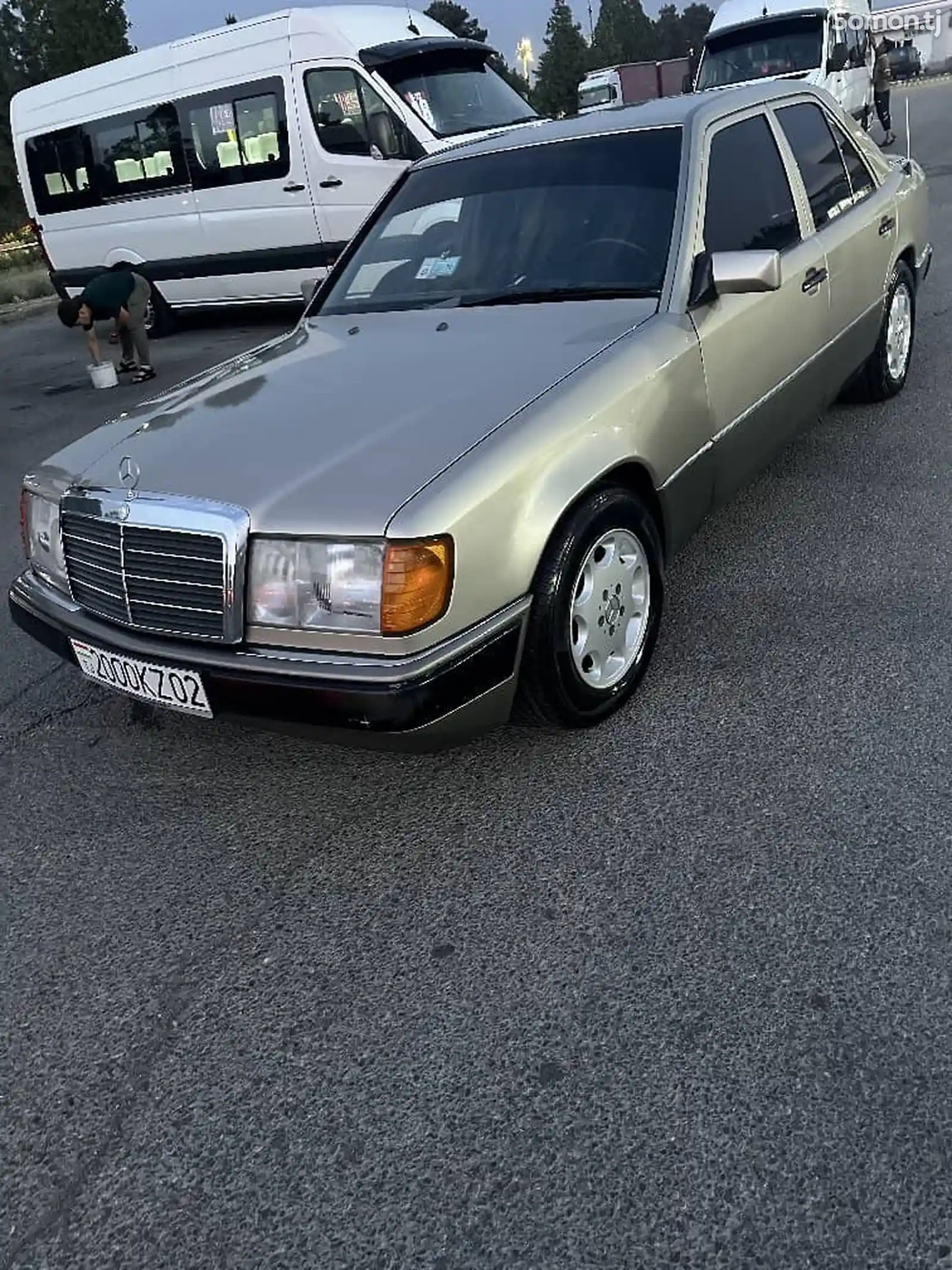 Mercedes-Benz W124, 1990-1