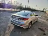 Hyundai Elantra, 2017-3