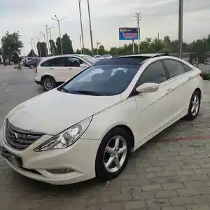 Hyundai Sonata, 2010