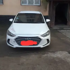 Hyundai Elantra, 2018