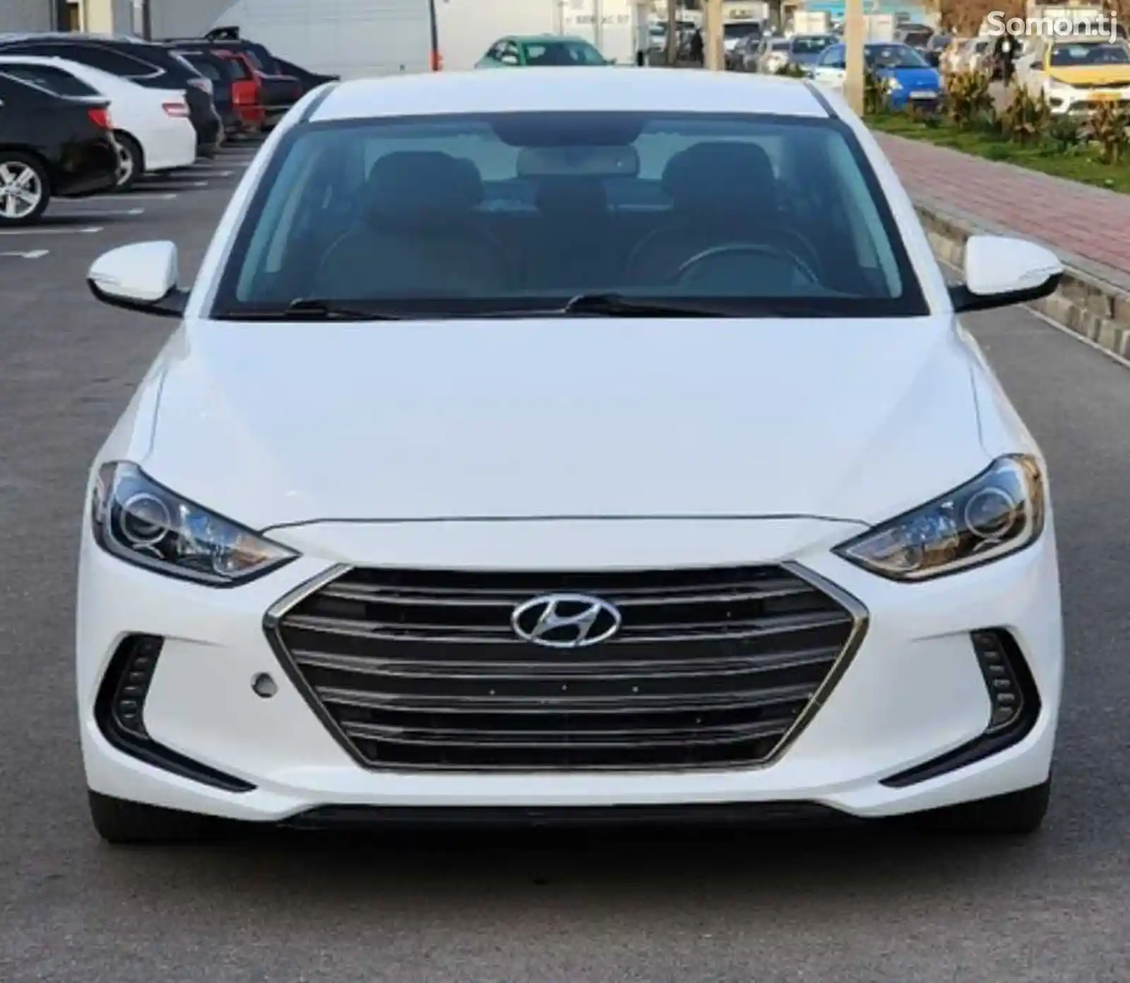 Лобовое стекло на Hyundai Elantra 2015-2017