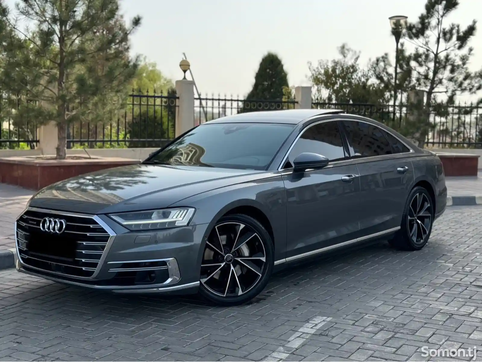 Audi A8, 2021-1