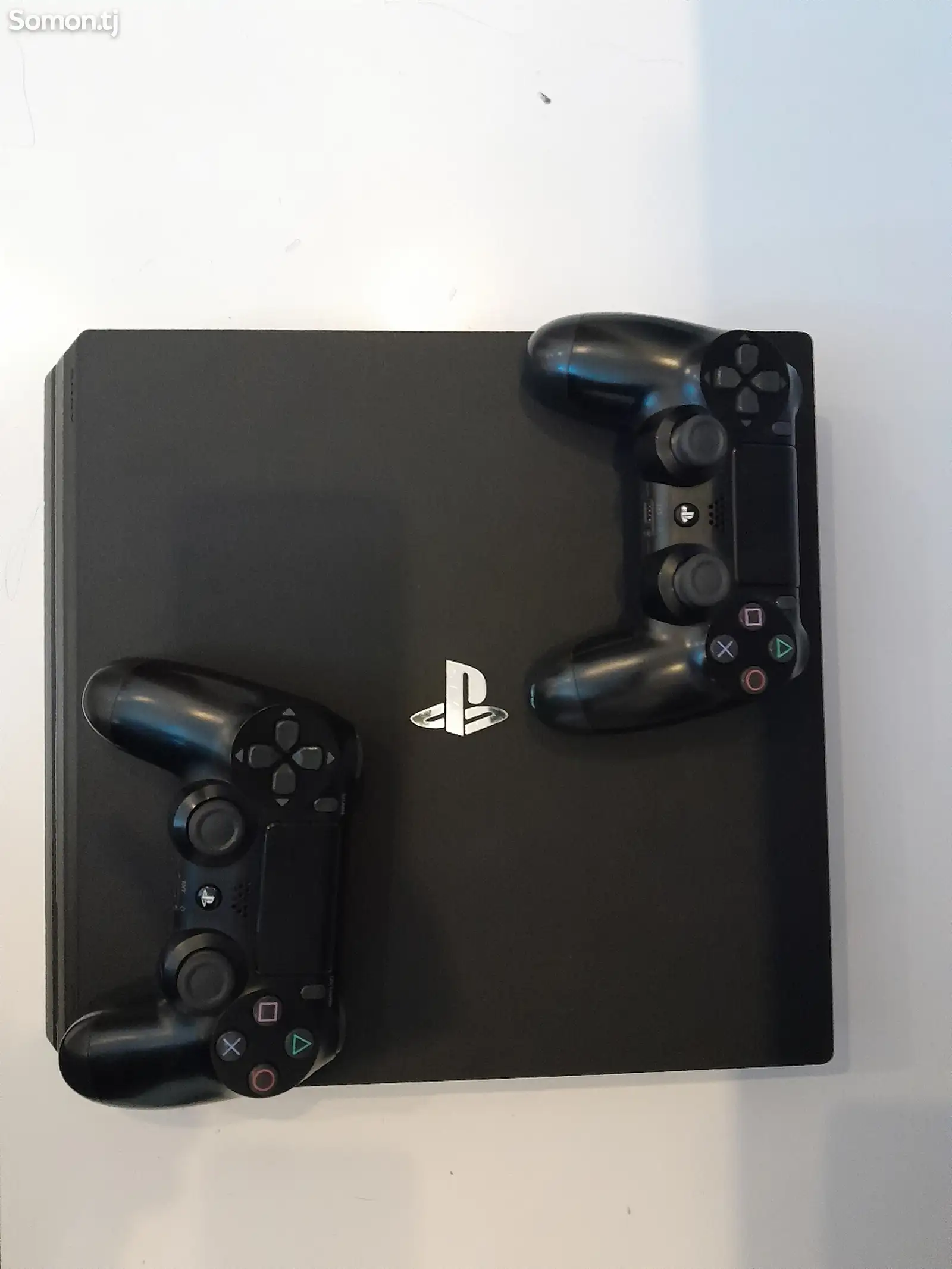 Игровая приставка Sony PlayStation 4pro-1