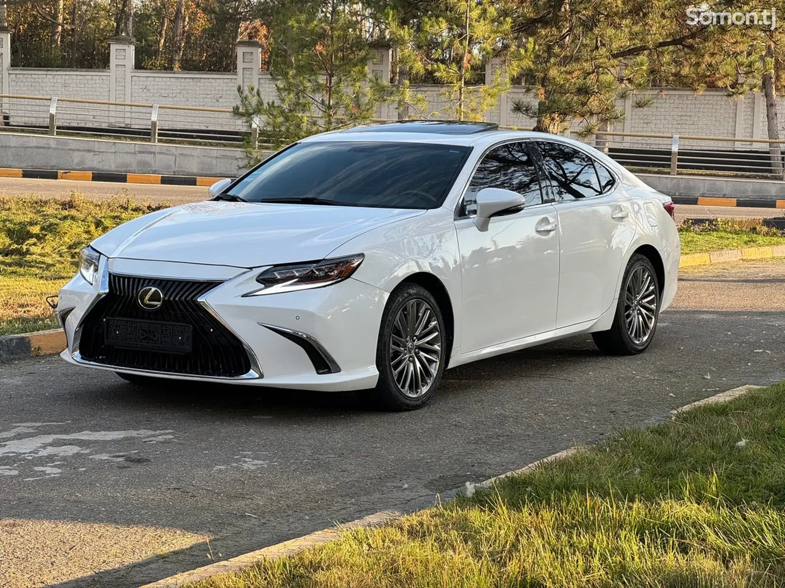 Lexus ES series, 2013-1