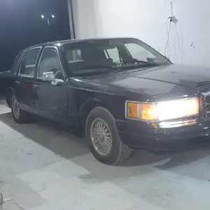 Lincoln Town Car, 1993