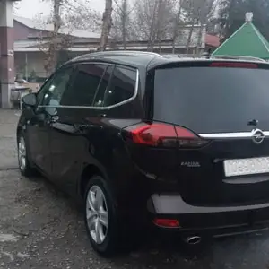 Opel Zafira, 2015