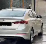 Hyundai Elantra, 2017-5