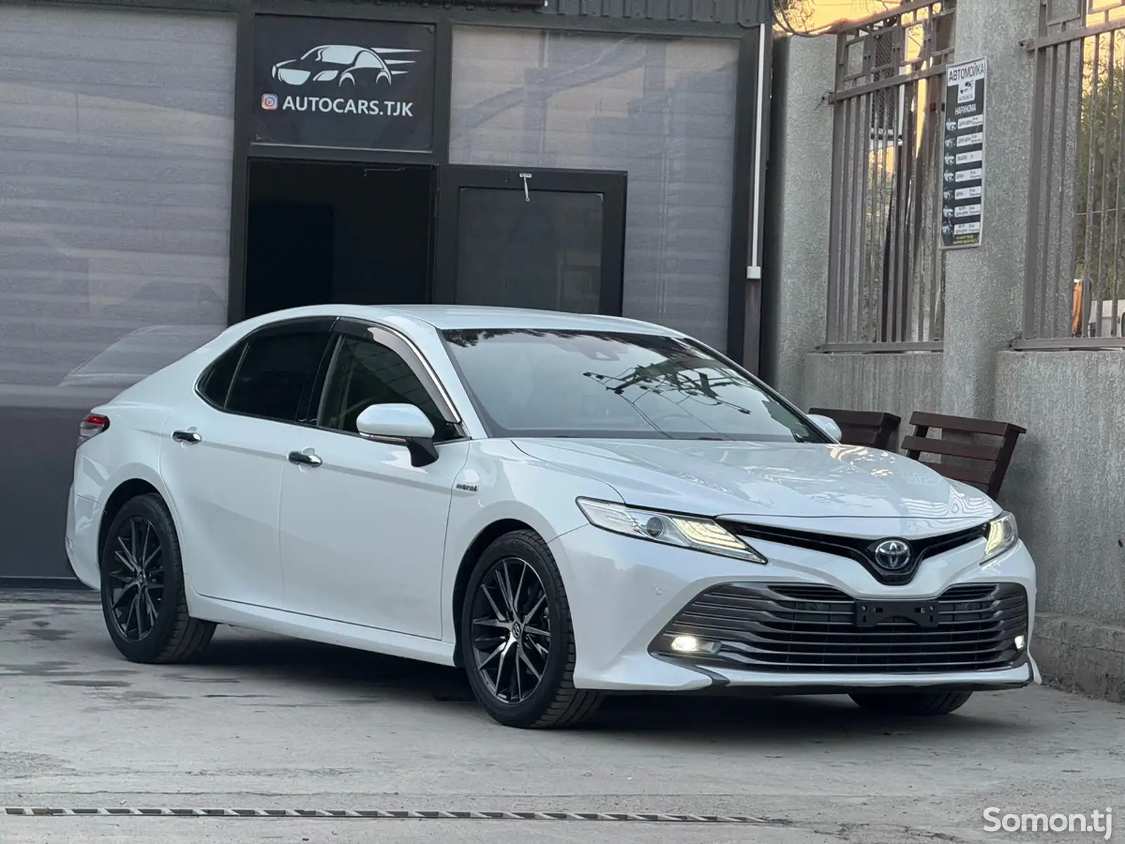 Toyota Camry, 2017-5