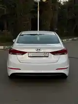 Hyundai Elantra, 2017-5