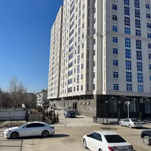 3-комн. квартира, 12 этаж, 95 м², Яккасарой