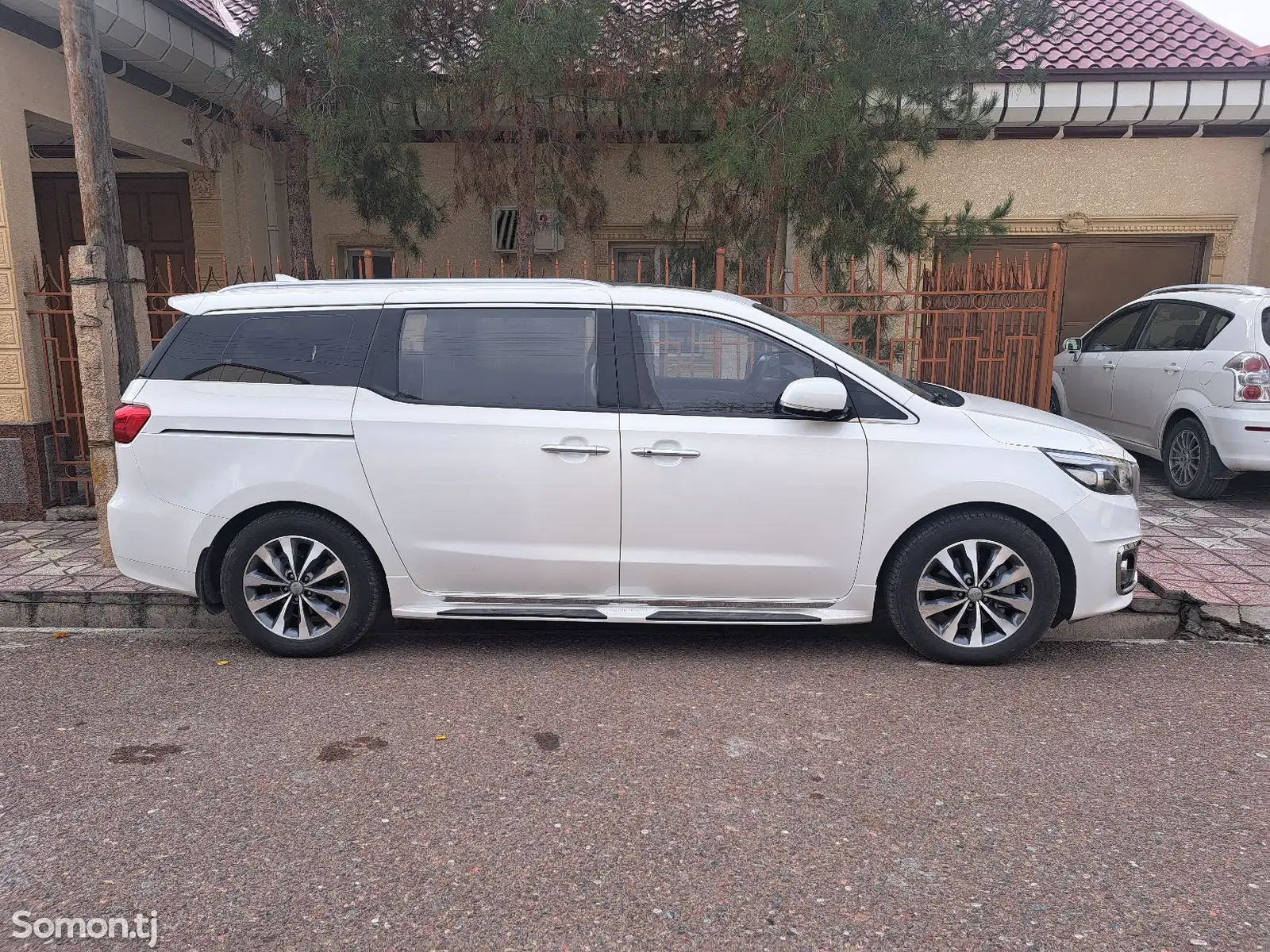 Kia Carnival, 2016-1