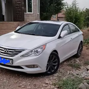 Hyundai Sonata, 2011