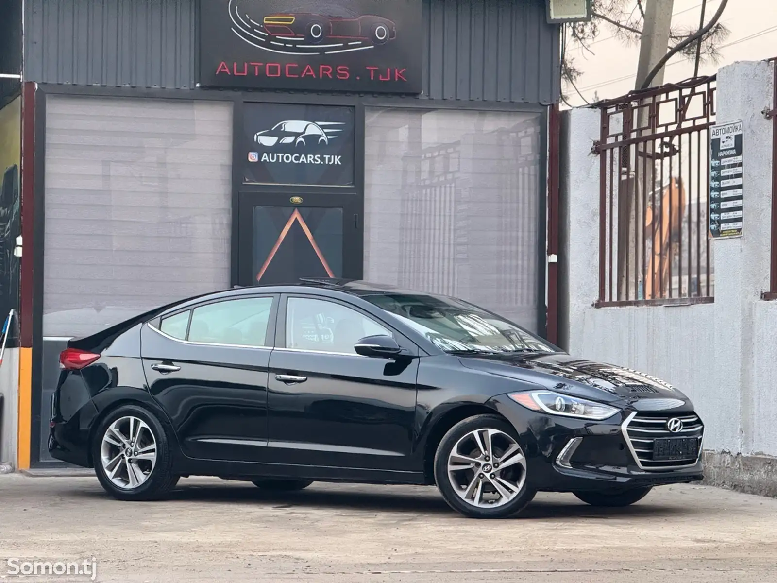 Hyundai Elantra, 2017-1