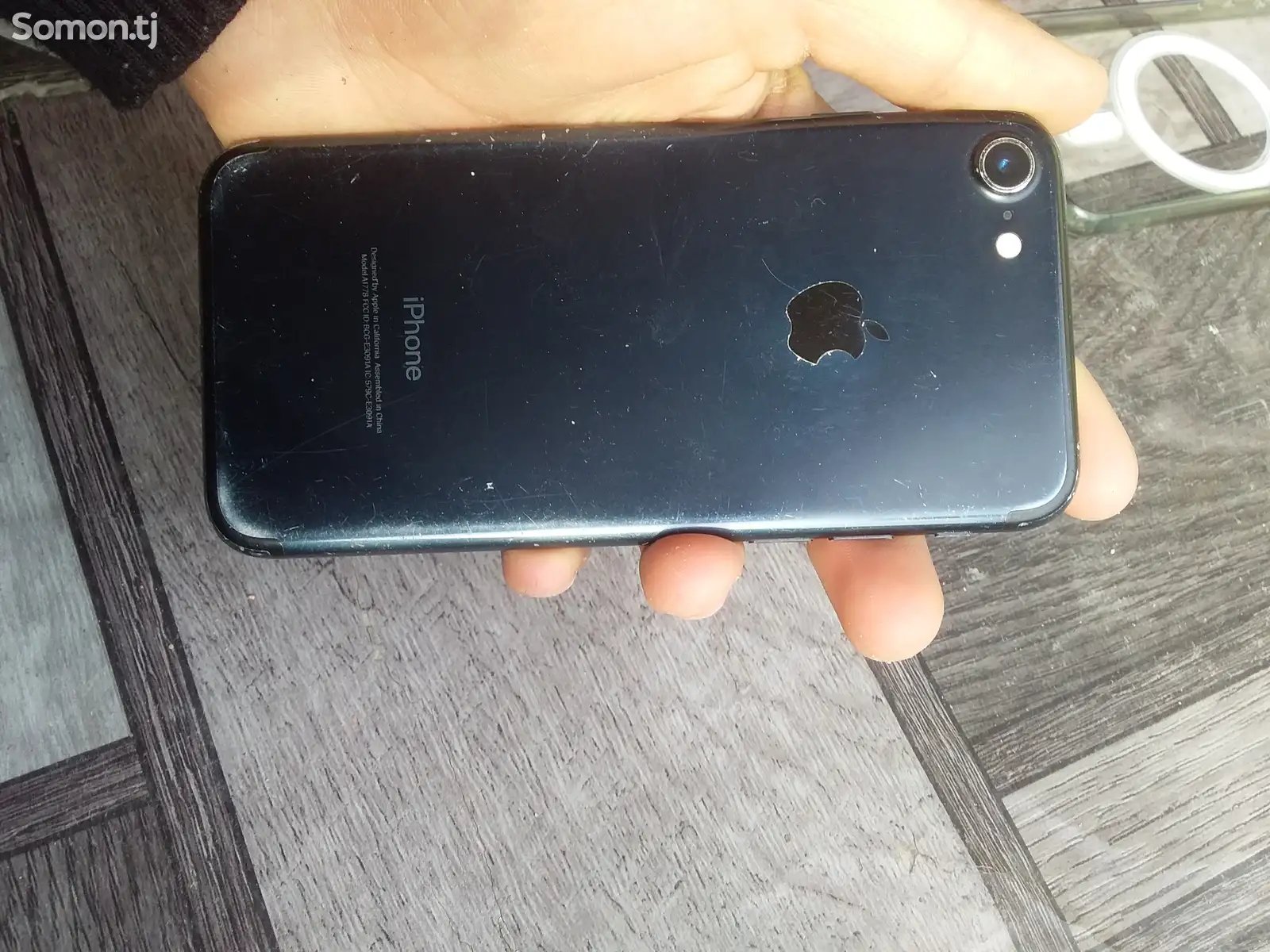 Apple iPhone 7, 32 gb-1