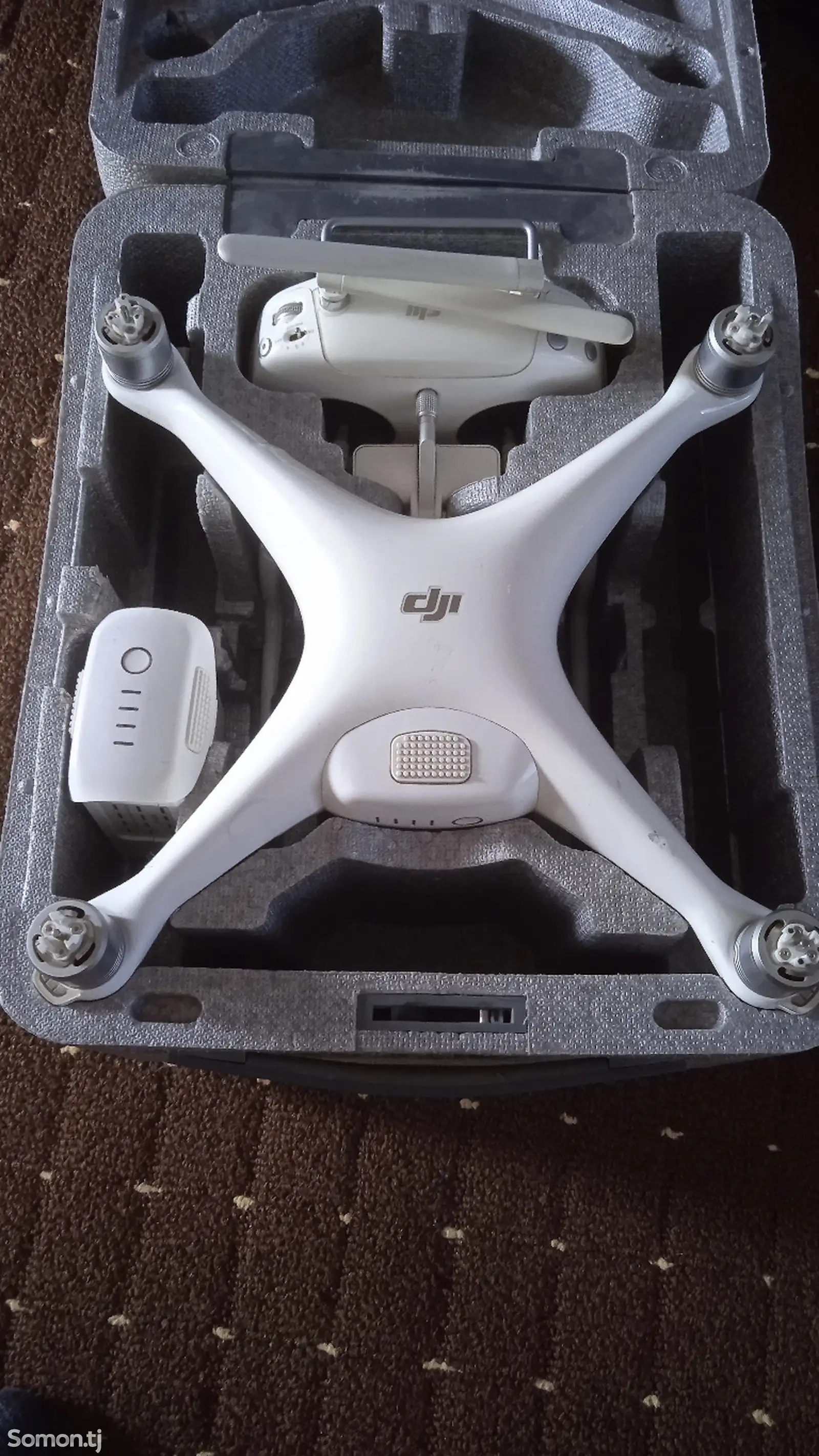 Квадрокоптер DJI Phantom 4-4