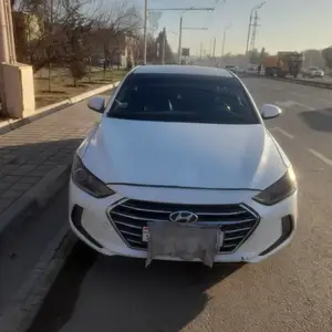 Hyundai Elantra, 2017