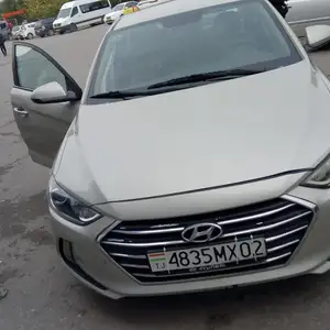 Hyundai Elantra, 2016