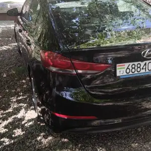 Hyundai Elantra, 2017