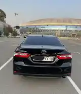 Toyota Camry, 2018-4