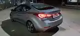 Hyundai Elantra, 2015-11