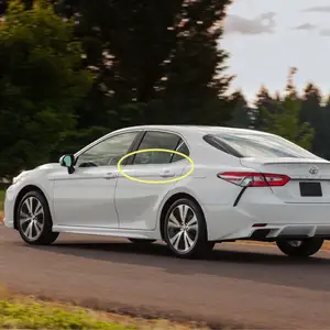 Молдинг задних дверей левый и правый от Toyota Camry 2018